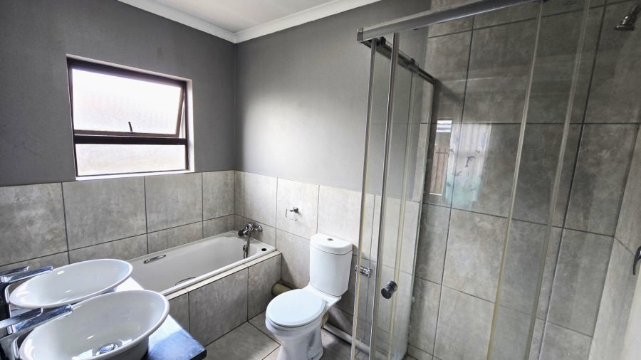 3 Bedroom Property for Sale in Grasslands Free State